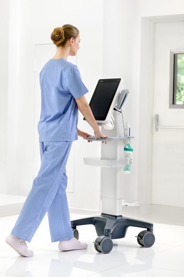 TE7 scenario mobility doctor female 001 web 800x1200 600x900 1